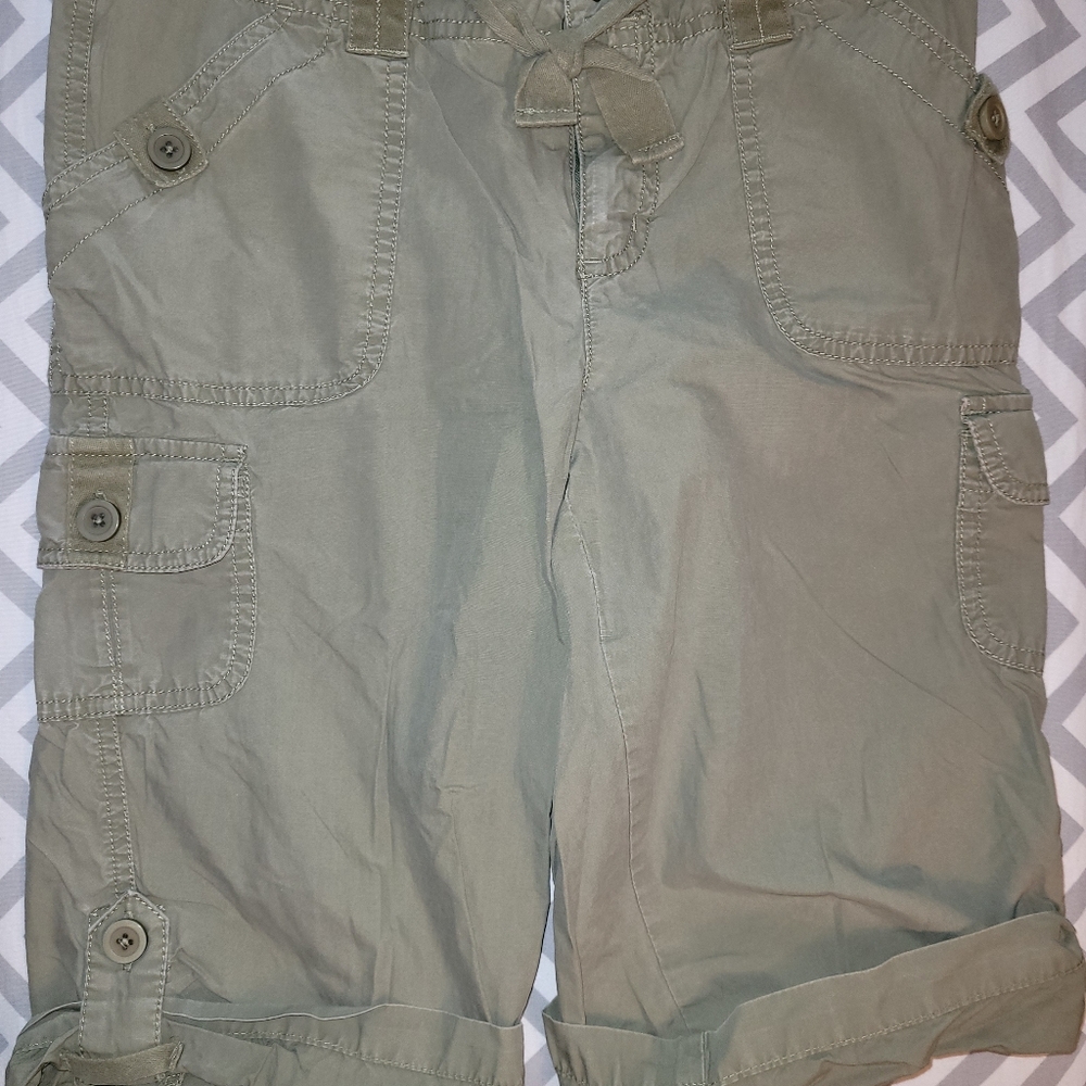 Cargo shorts, olive green, girls sz 14, Greendog